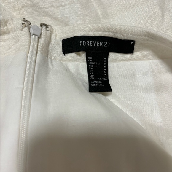 white mini skirt - Picture 3 of 4